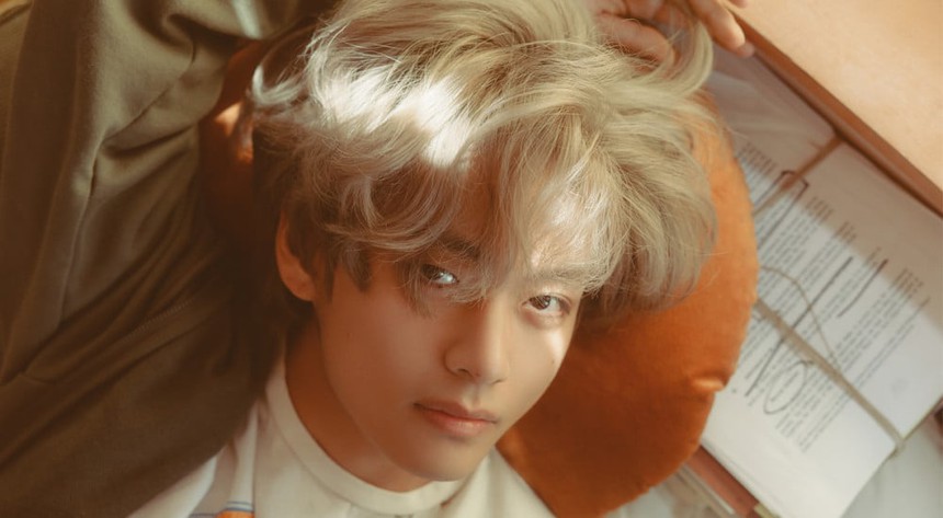 V BTS trải lòng về khủng hoảng tâm lý: 'Tôi thấy sợ hãi khi đứng trên sân khấu' - Ảnh 3.