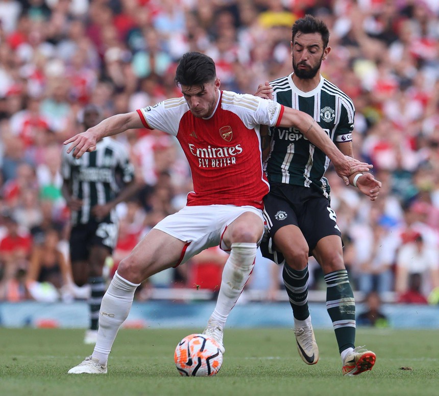 VIDEO Rice lu mờ tiền vệ MU, thăng hoa trong Super Sunday - Ảnh 3. VIDEO Rice lu mờ tiền vệ MU, thăng hoa trong Super Sunday - Ảnh 3.