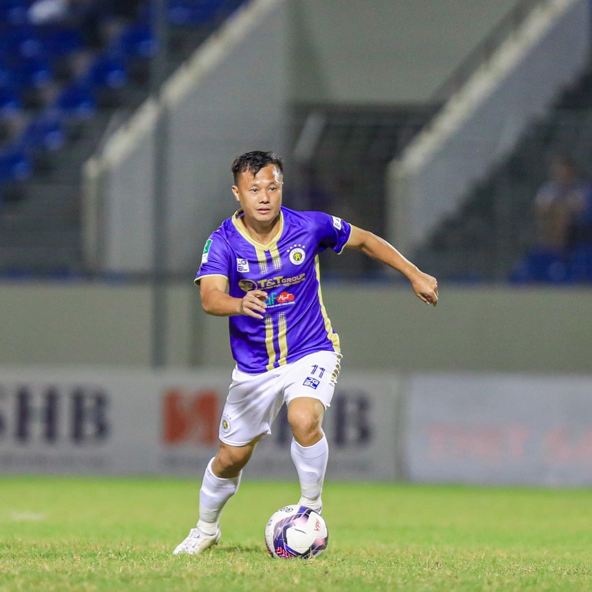 Lương 'dị' và đôi chân có một không hai của bóng đá Việt Nam - Ảnh 3.