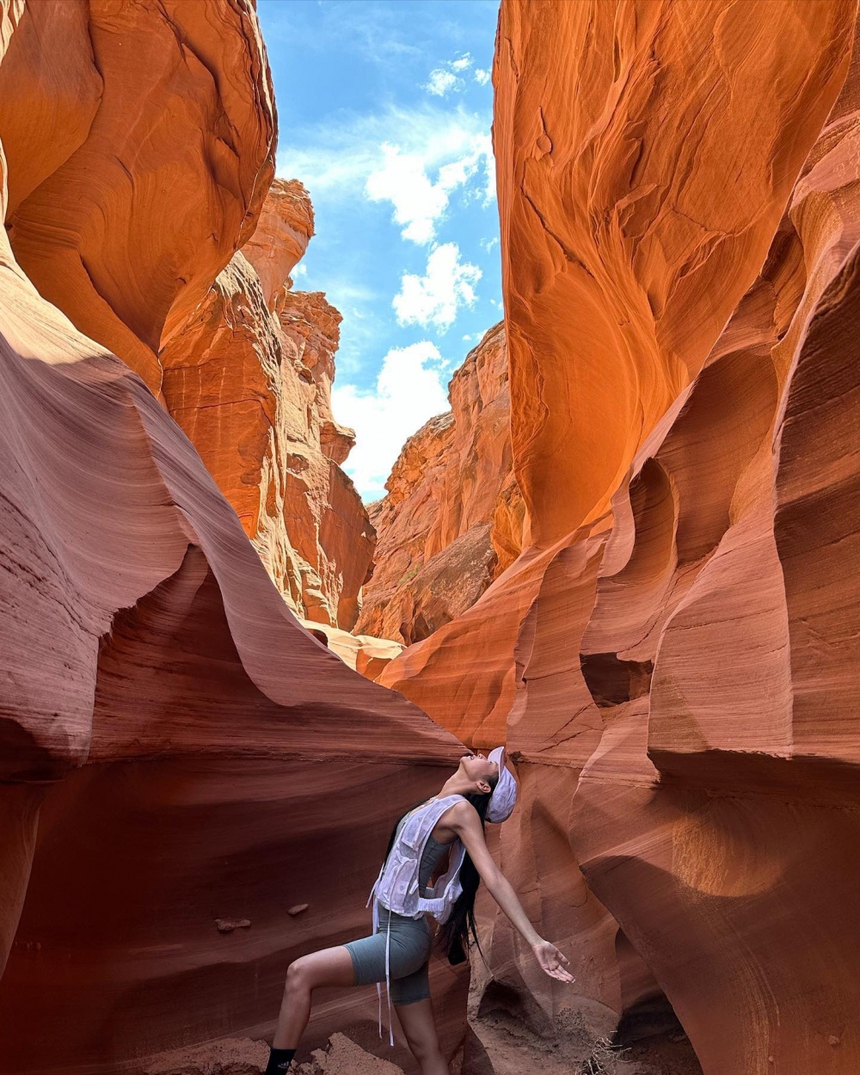 Jennie Blackpink lại gây ghen tị với bộ ảnh đẹp mê hồn trong kỳ nghỉ dưỡng sang chảnh - Ảnh 11.