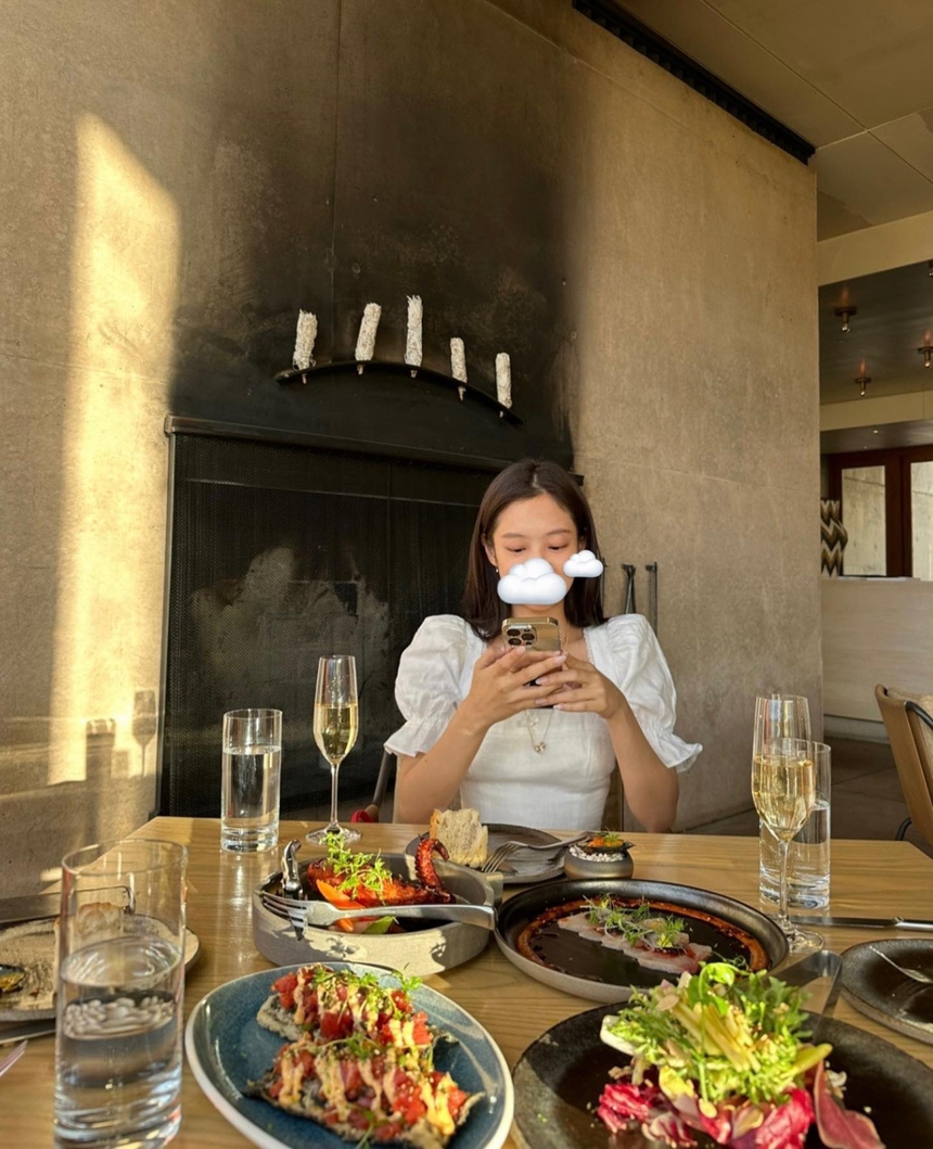 Jennie Blackpink lại gây ghen tị với bộ ảnh đẹp mê hồn trong kỳ nghỉ dưỡng sang chảnh - Ảnh 8.