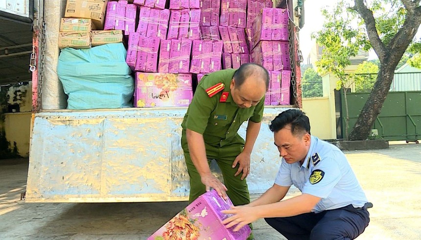 Thu giữ 21.000 bánh trung thu không rõ nguồn gốc - Ảnh 1.