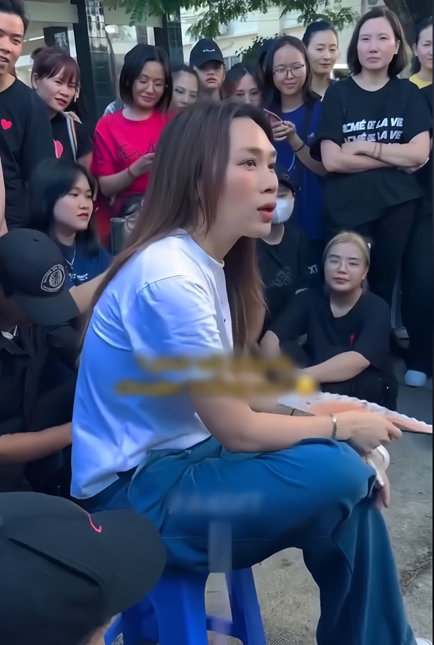 Mỹ Tâm bất ngờ thừa nhận “đã có chồng”, danh tính đàng trai gây tò mò  - Ảnh 2.