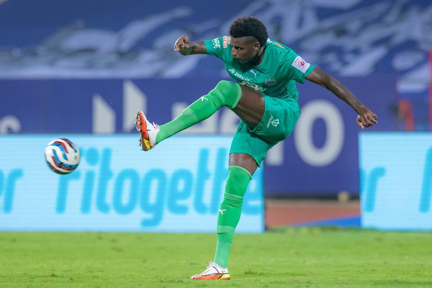 Chuyển nhượng V-League hôm nay 9/9: Hà Tĩnh chiêu mộ ngoại binh Brazil, trung vệ Việt kiều rời B.Bình Dương - Ảnh 2.