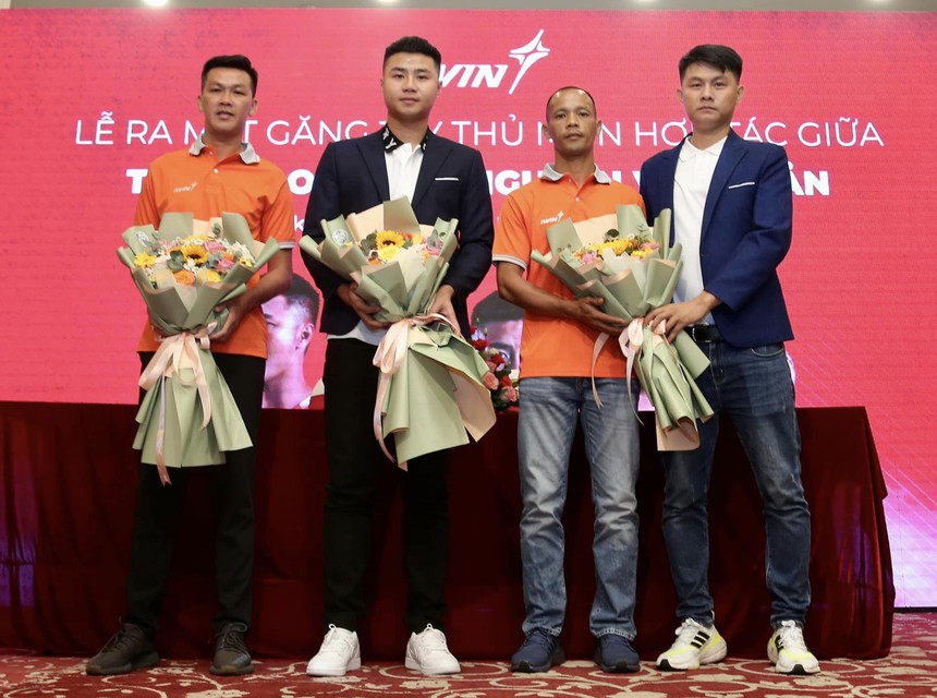 Thủ môn Văn Toản được "chọn mặt gửi vàng" - Ảnh 1.