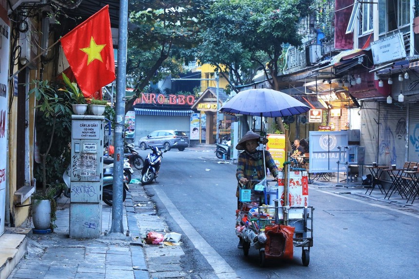 Hà Nội bình yên trong ngày đầu năm mới - Ảnh 2.