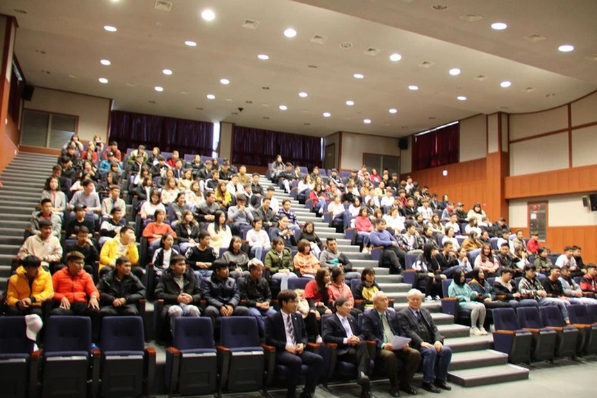 Hàn Quốc triển khai kế hoạch thu hút du học sinh quốc tế - Ảnh 1.