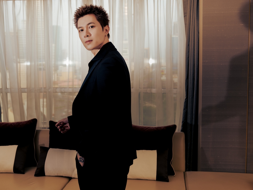 Anh Tú thắng giải Diễn viên của năm tại Male Icon Awards 2023 - Ảnh 2.