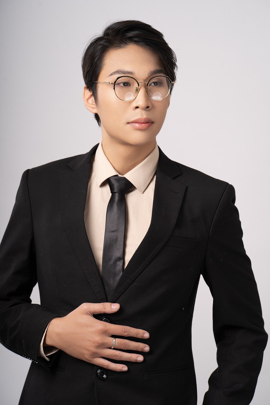 Ca sĩ Đặng Anh Tuấn ra mắt MV "Người mẹ Sông Hồng" - Ảnh 4. Ca sĩ Đặng Anh Tuấn ra mắt MV "Người mẹ Sông Hồng" - Ảnh 4.