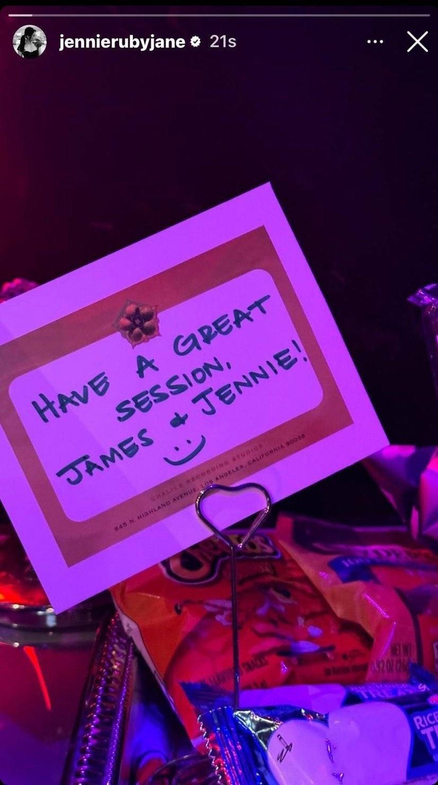 Jennie Blackpink đang ở Mỹ để thu âm album mới? - Ảnh 1. Jennie Blackpink đang ở Mỹ để thu âm album mới? - Ảnh 1.