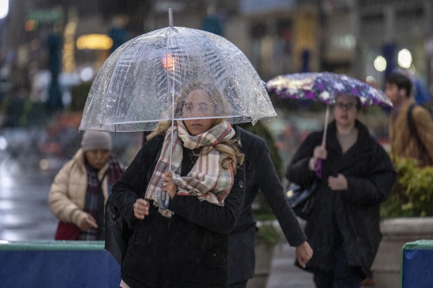 Cảnh báo bão tuyết và gió giật mạnh tại Mỹ - Ảnh 4.
