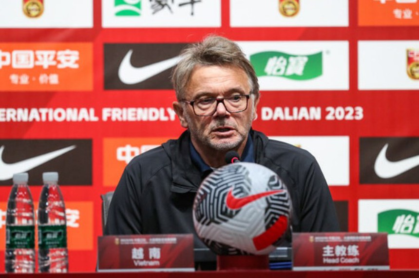 Báo châu Á bình luận về HLV Troussier sau trận thua Kyrgyzstan, dự đoán ĐT Việt Nam có thể thua Indonesia - Ảnh 2. Báo châu Á bình luận về HLV Troussier sau trận thua Kyrgyzstan, dự đoán ĐT Việt Nam có thể thua Indonesia - Ảnh 2.