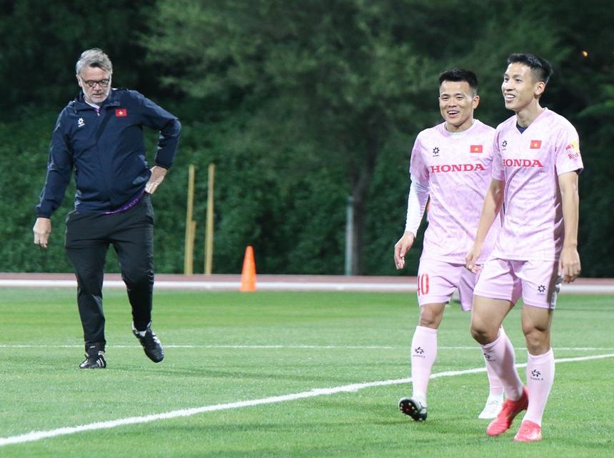 Đối thoại cuối tuần - BLV Vũ Quang Huy: “Quẳng gánh lo đi mà… đá” - Ảnh 1.