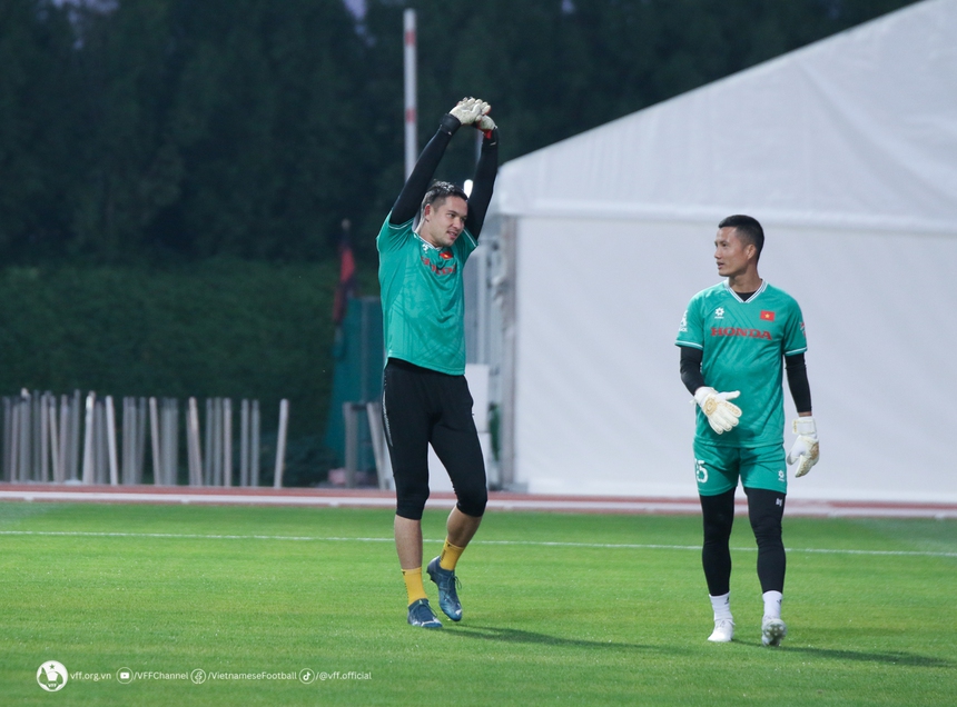 Filip Nguyễn 'hối hận' vì học tiếng Việt muộn, nói điều thích nhất ở CĐV Việt Nam - Ảnh 3. Filip Nguyễn 'hối hận' vì học tiếng Việt muộn, nói điều thích nhất ở CĐV Việt Nam - Ảnh 3.