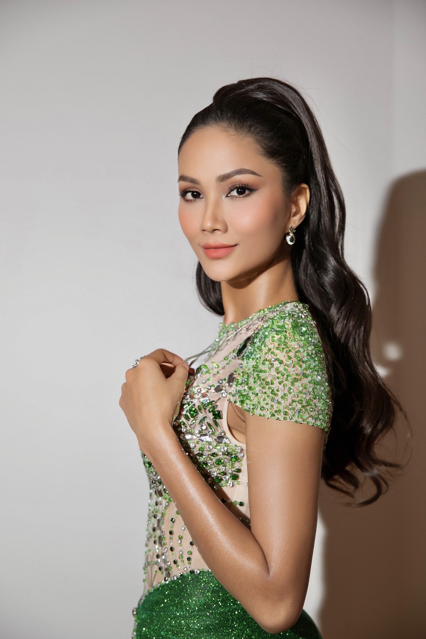 Hậu 'Chị đẹp đạp gió rẽ sóng', H'Hen Niê tự tin thể hiện giọng hát trước hàng nghìn khán giả - Ảnh 7.