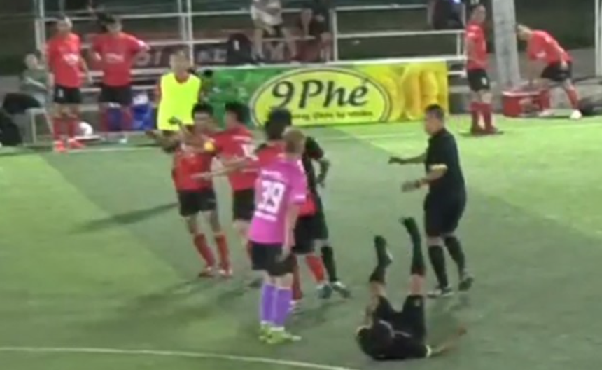 Trọng tài bị cầu thủ phong trào đấm gãy xương hàm làm đơn tố giác - Ảnh 2.