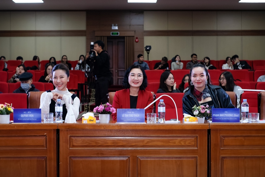 Ấn tượng phần thi tài năng tại Duyên dáng Ngoại thương 2023 - Ảnh 1.