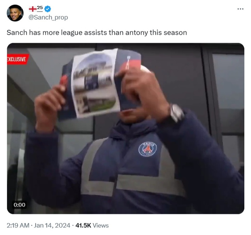 Jadon Sancho góp dấu giày giúp Dortmund thắng đậm, CĐV tiếc nuối, so sánh với Antony của MU - Ảnh 4. Jadon Sancho góp dấu giày giúp Dortmund thắng đậm, CĐV tiếc nuối, so sánh với Antony của MU - Ảnh 4.