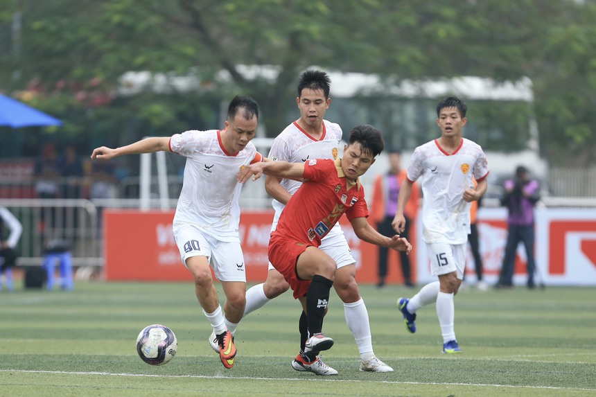 Bữa tiệc bóng đá 7 người Quốc tế Wika Cup 2024 khép lại trên sân Hoàng Mai - Ảnh 2.