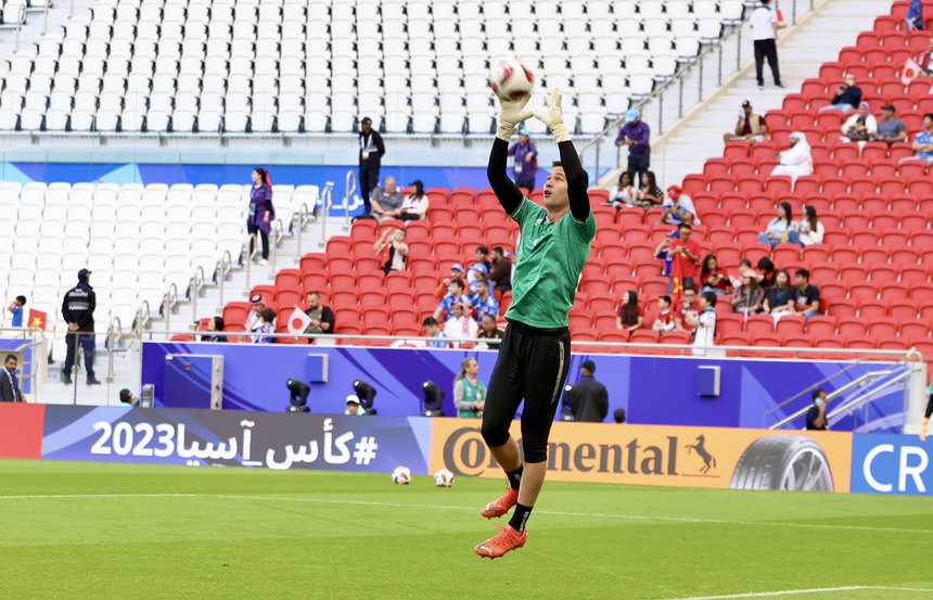 VTV5 VTV6 trực tiếp bóng đá Việt Nam vs Nhật Bản (0-0): Quang Hải không đá chính (H1) - Ảnh 14. VTV5 VTV6 trực tiếp bóng đá Việt Nam vs Nhật Bản (0-0): Quang Hải không đá chính (H1) - Ảnh 14.