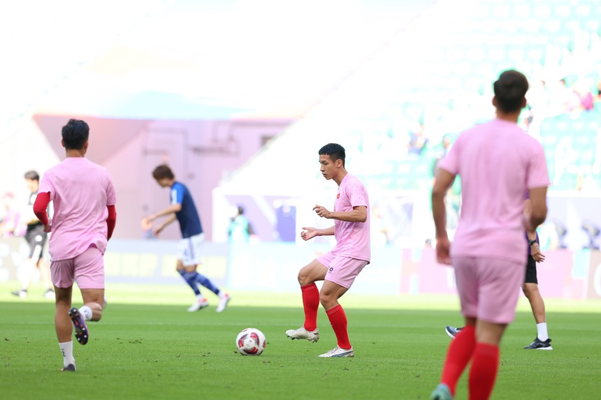 TRỰC TIẾP bóng đá Việt Nam vs Nhật Bản (VTV5, FPT Play): Quang Hải bất ngờ dự bị, Minamino đá chính - Ảnh 8. TRỰC TIẾP bóng đá Việt Nam vs Nhật Bản (VTV5, FPT Play): Quang Hải bất ngờ dự bị, Minamino đá chính - Ảnh 8.