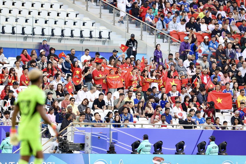 Việt Nam thua Nhật Bản, CĐV vẫn tự hào, đồng loạt gửi 'đơn xin lỗi' HLV Troussier - Ảnh 3. Việt Nam thua Nhật Bản, CĐV vẫn tự hào, đồng loạt gửi 'đơn xin lỗi' HLV Troussier - Ảnh 3.