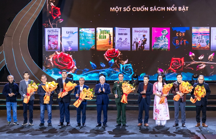 Lê Quang Trạng và những buồn vui của sông - Ảnh 2. Lê Quang Trạng và những buồn vui của sông - Ảnh 2.