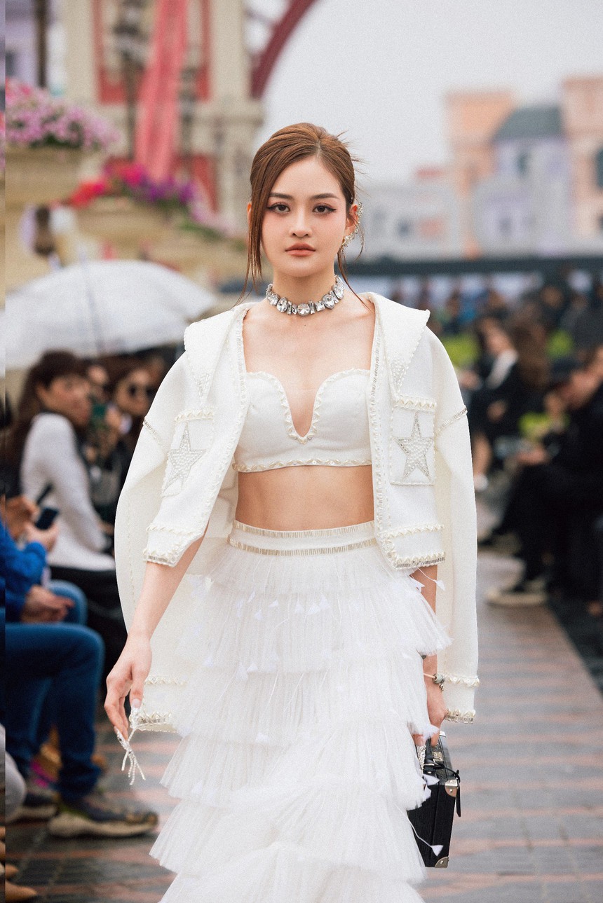 Hai diễn viên phim giờ vàng Lương Thanh, Thuỳ Anh cùng diễn show của NTK Hà Duy - Ảnh 3.