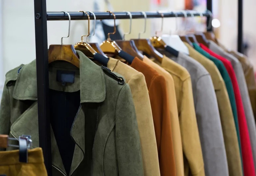 Burberry cảnh báo về triển vọng của ngành xa xỉ phẩm - Ảnh 1.