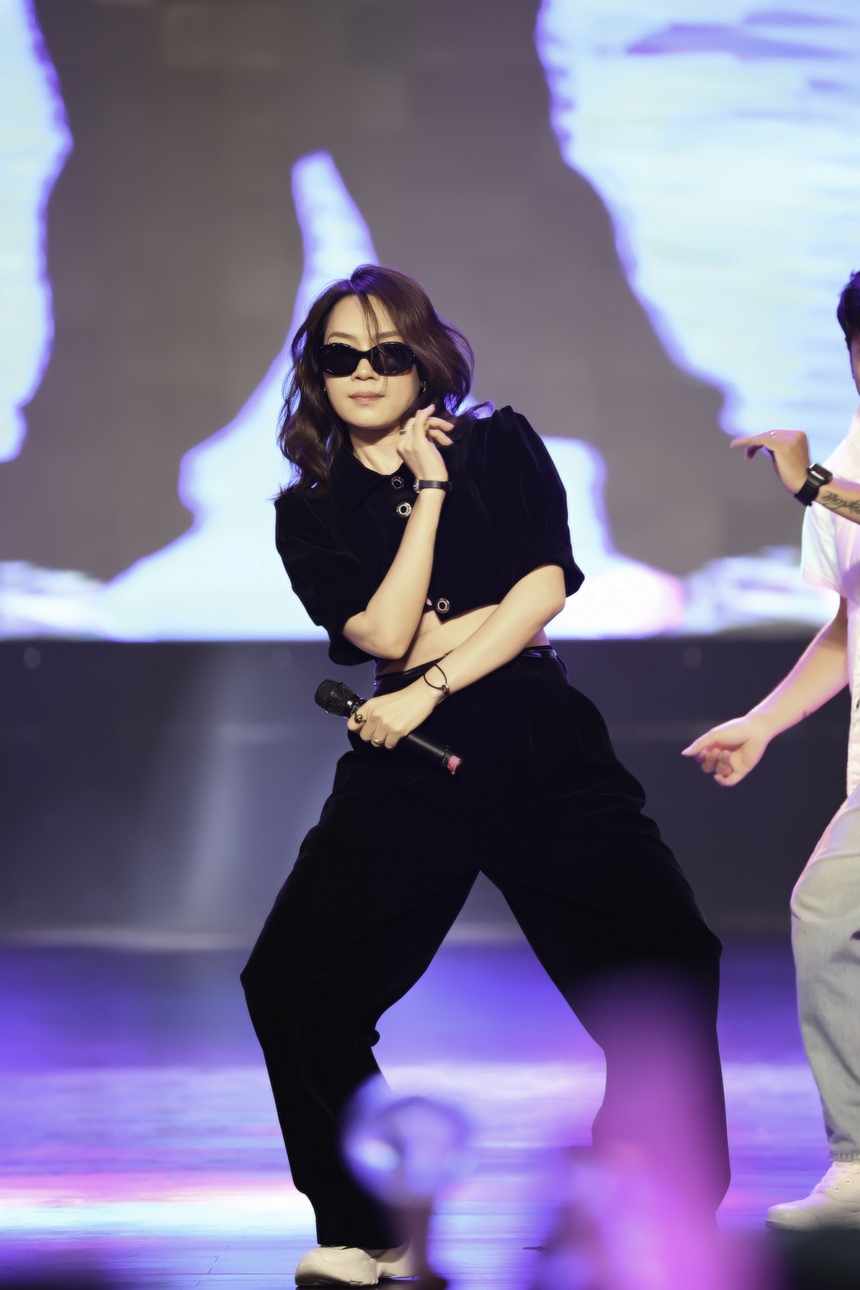 Mỹ Tâm nhảy trend TikTok siêu dễ thương trong buổi fan meeting mừng sinh nhật sớm - Ảnh 2.