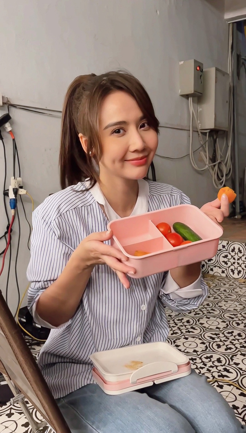 Huyền Lizzie giảm cân để vào vai Dương trong "Chúng ta của 8 năm sau" - Ảnh 1. Huyền Lizzie giảm cân để vào vai Dương trong "Chúng ta của 8 năm sau" - Ảnh 1.