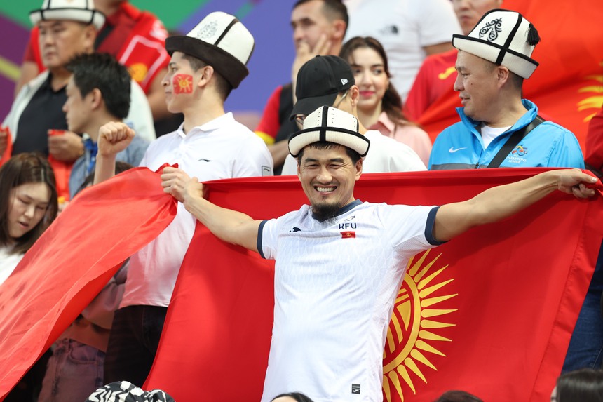 VTV5 TRỰC TIẾP bóng đá Thái Lan vs Kyrgyzstan (1-0): Supachai mở tỷ số - Ảnh 13.