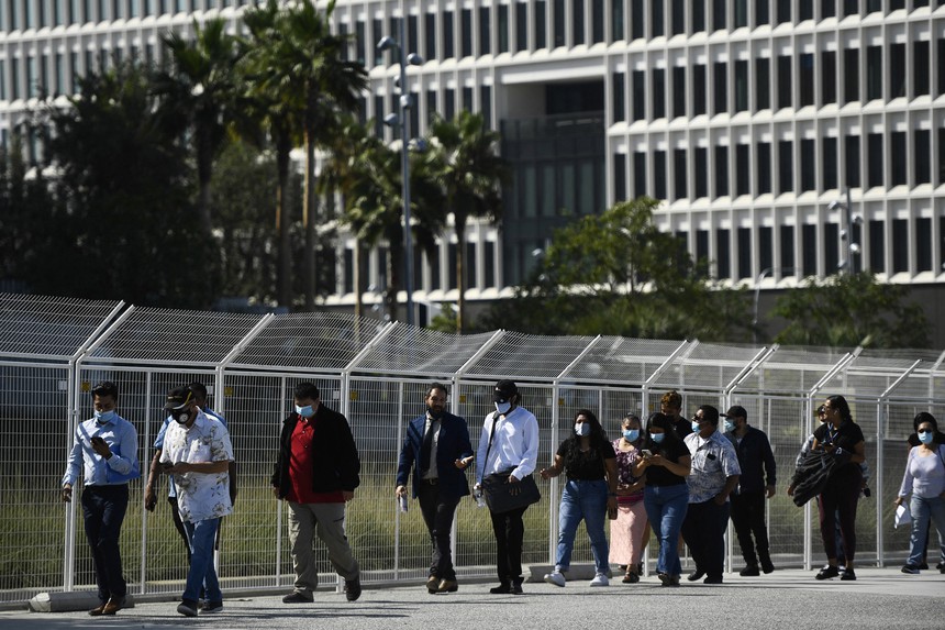 'Thời hoàng kim' của người lao động tại các nước giàu - Ảnh 2.