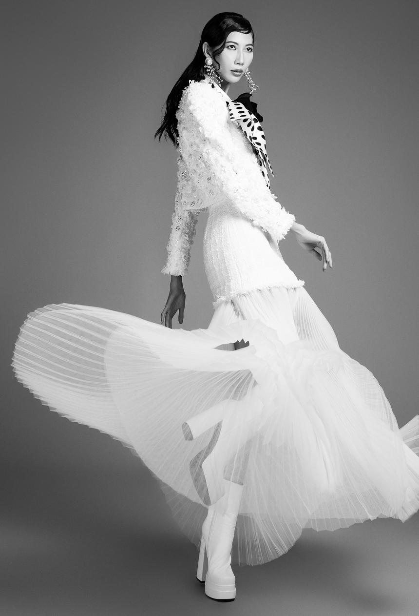 NTK Đỗ Mạnh Cường trở lại với Tuần lễ Thời trang New York - Ảnh 10.