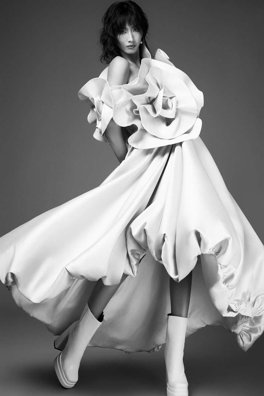 NTK Đỗ Mạnh Cường trở lại với Tuần lễ Thời trang New York - Ảnh 11.