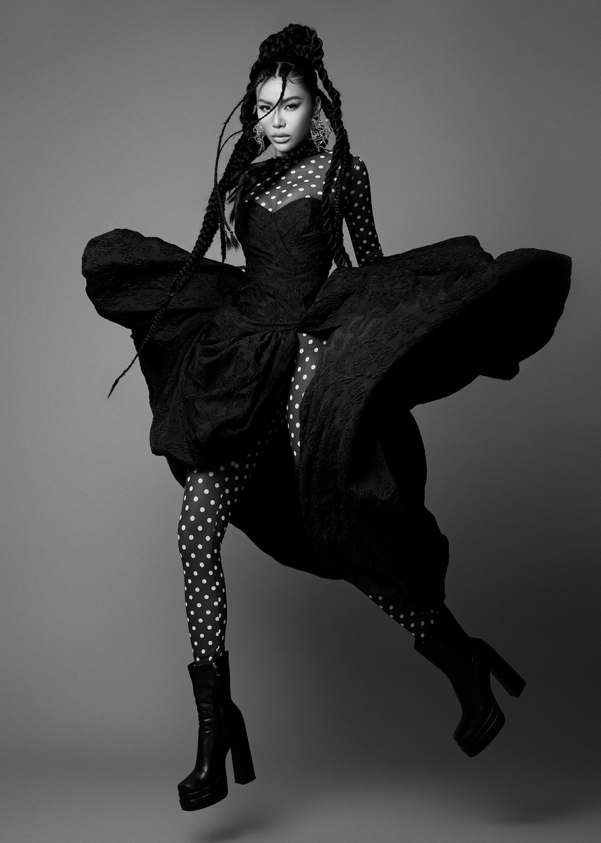 NTK Đỗ Mạnh Cường trở lại với Tuần lễ Thời trang New York - Ảnh 15.