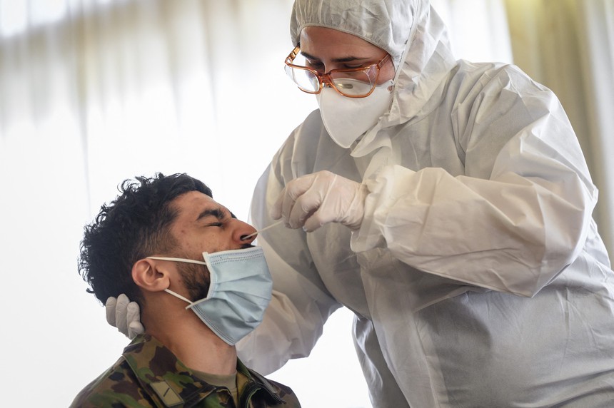 WHO cảnh báo sự gia tăng số ca mắc bệnh liên quan đến đường hô hấp ở châu Âu - Ảnh 1.