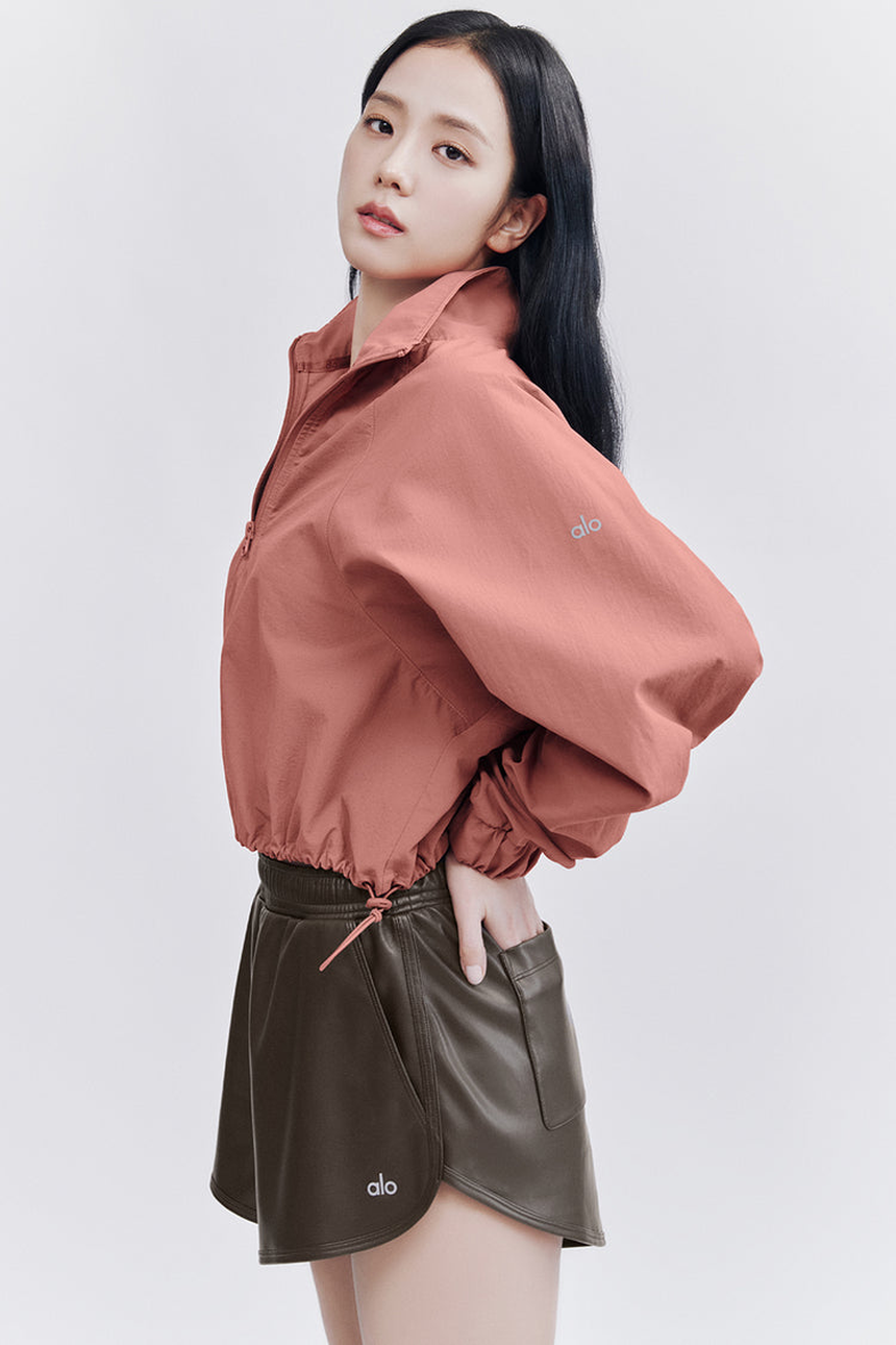 Jisoo Blackpink mở đầu năm 2024 với màn hợp tác đầy mới mẻ - Ảnh 12.