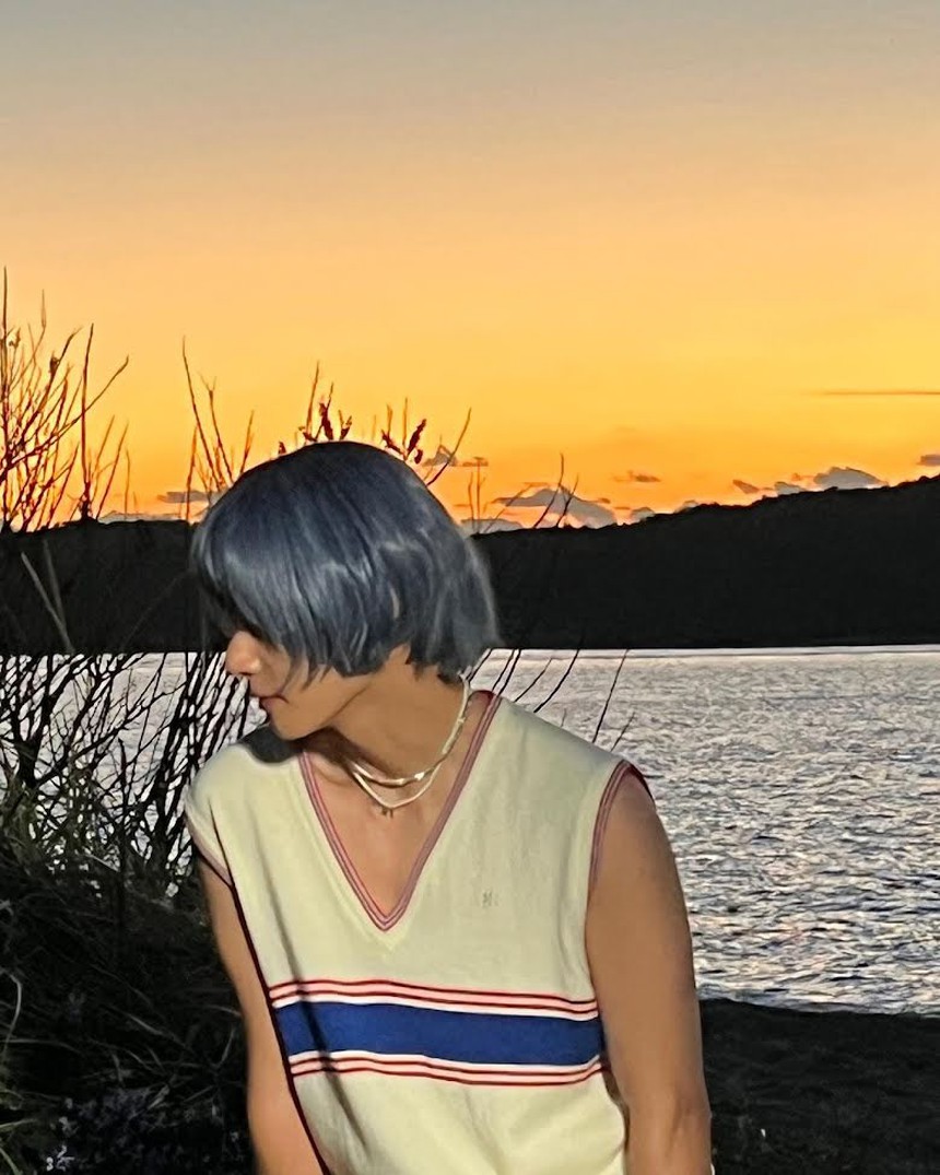 V của BTS đạt thành tích 'All-Kill' hiếm hoi dù đang nhập ngũ - Ảnh 10. V của BTS đạt thành tích 'All-Kill' hiếm hoi dù đang nhập ngũ - Ảnh 10.