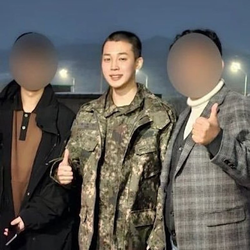 Jimin BTS xuất sắc sau 5 tuần huấn luyện, viết thư khích lệ ARMY - Ảnh 1. Jimin BTS xuất sắc sau 5 tuần huấn luyện, viết thư khích lệ ARMY - Ảnh 1.