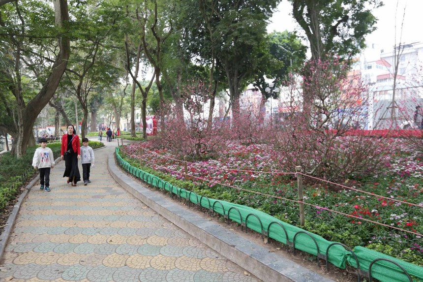 Bắc Bộ nắng ấm trước khi đón không khí lạnh - Ảnh 1.