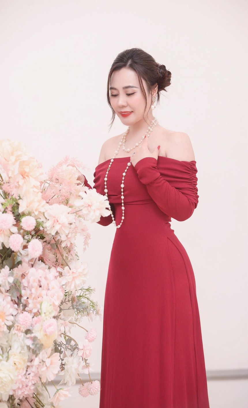 "Hoa hậu 2 nhiệm kỳ" Phan Kim Oanh tất bật những ngày trước Tết - Ảnh 4.