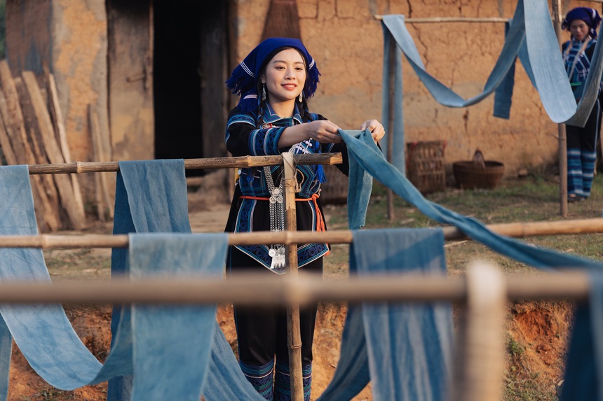 Nguyễn Thu Hằng mời Lâm Bảo Châu đóng MV "Khói lam chiều Tây Bắc" - Ảnh 2.