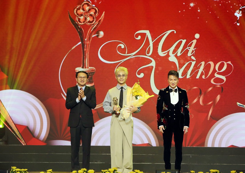 Vinh danh các nghệ sỹ đoạt Giải thưởng Mai Vàng năm 2023 - Ảnh 4. Vinh danh các nghệ sỹ đoạt Giải thưởng Mai Vàng năm 2023 - Ảnh 4.