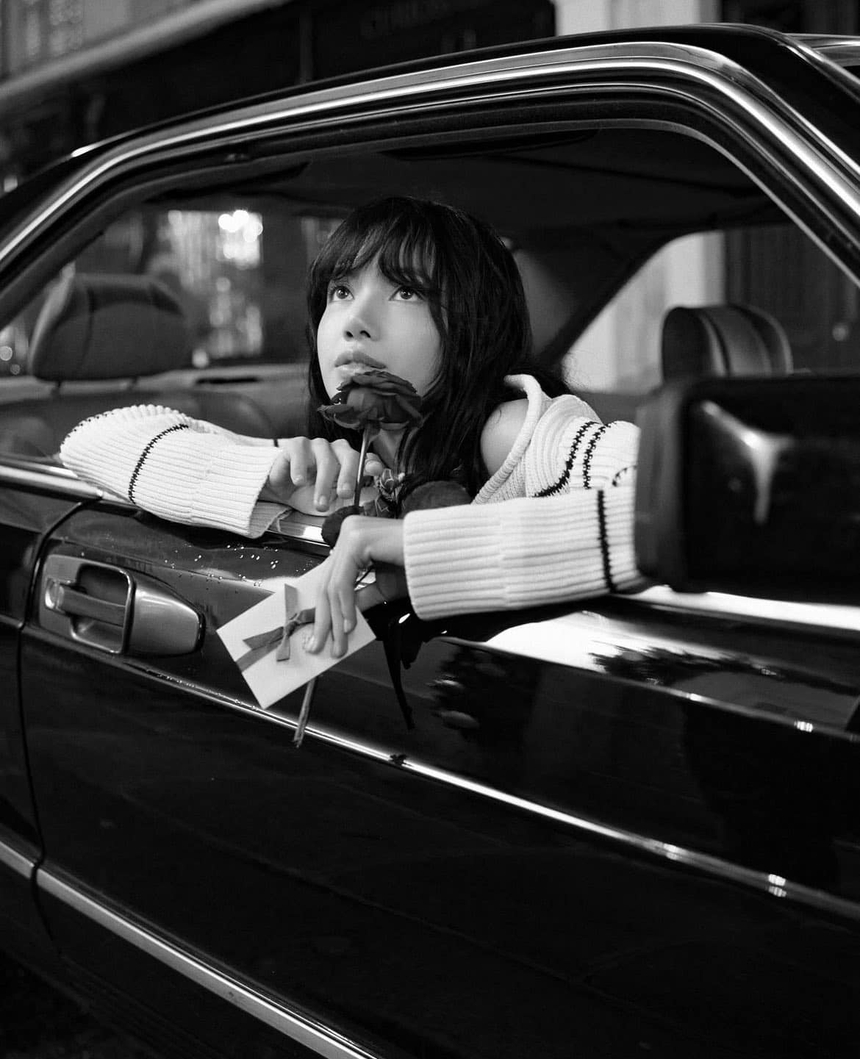 Lisa Blackpink bị phát hiện trở lại Crazy Horse Paris, chuyện gì đây? - Ảnh 3.