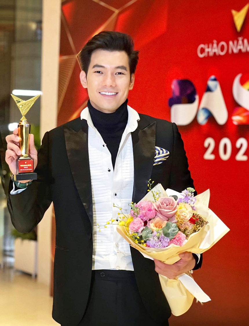 Nhan Phúc Vinh và trái ngọt sau 3 lần để hụt VTV Awards - Ảnh 1. Nhan Phúc Vinh và trái ngọt sau 3 lần để hụt VTV Awards - Ảnh 1.
