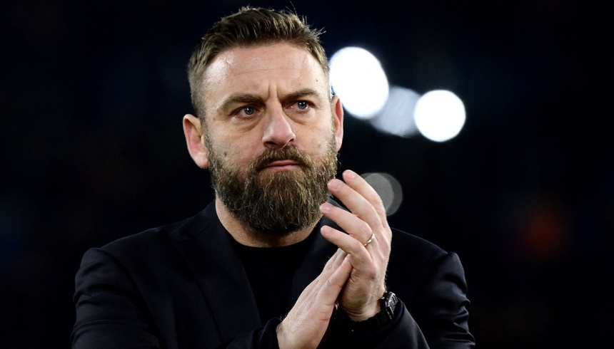 AS Roma: Nụ cười lo âu của De Rossi - Ảnh 1.