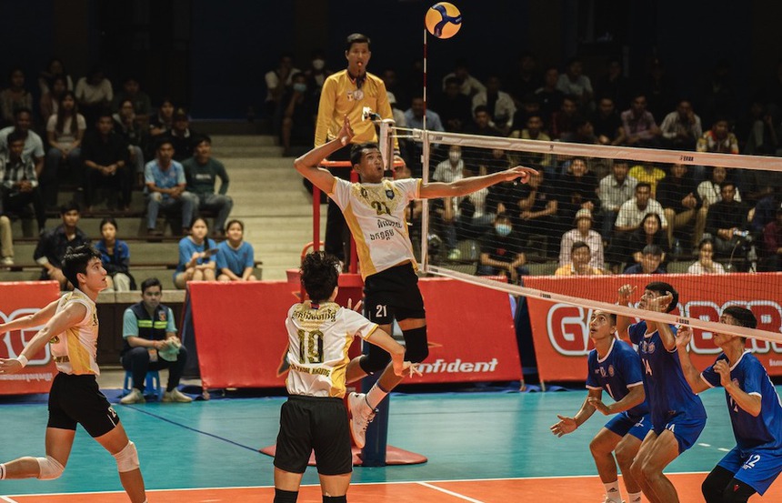 Tin nóng thể thao sáng 21/1: 'Người khổng lồ' bóng chuyền Việt Nam tỏa sáng trên đất Campuchia, Ivan Toney lập siêu phẩm sau 8 tháng treo giò - Ảnh 2.