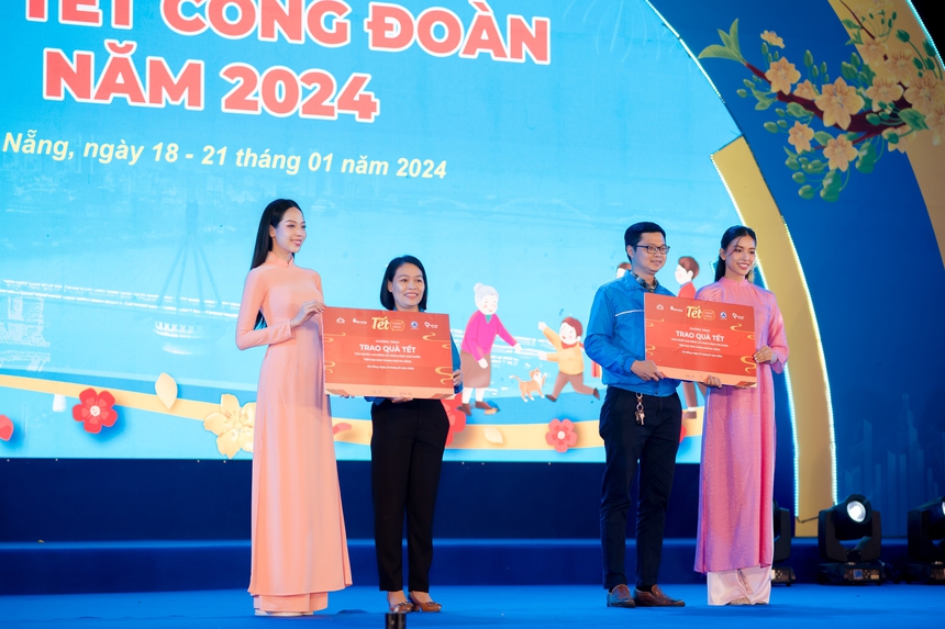 Hai nàng hậu "xứ Quảng" Tiểu Vy và Thanh Thuỷ chung tay giúp đỡ người lao động dịp Tết Giáp Thìn - Ảnh 1.