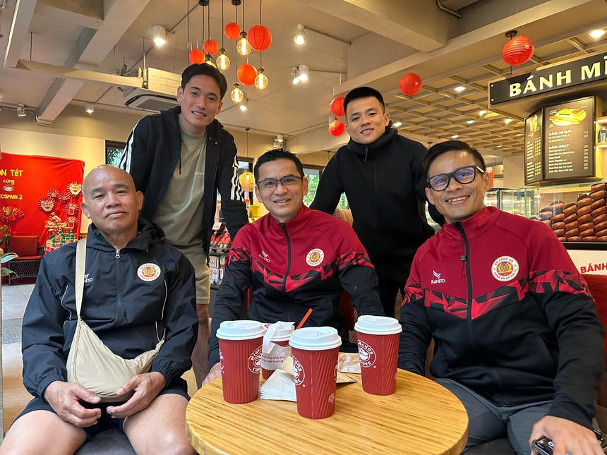 Tin nóng bóng đá Việt 21/1: Tuấn Hải bảo vệ HLV Troussier, hai 'trò cưng' của HLV Kiatisuk tại CAHN - Ảnh 3.